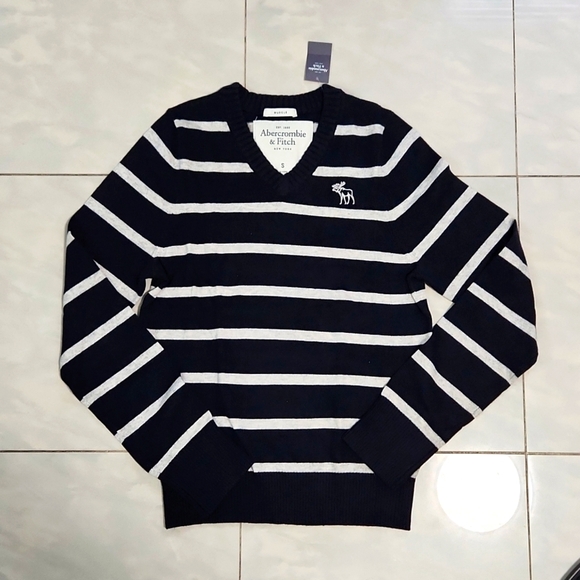 A&F men's Cashmere/ cotton V-neck sweater Navy with gray stripes in Size small - Picture 1 of 4